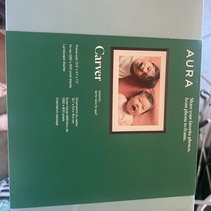 Aura Carver Frame in White with Green Packaging